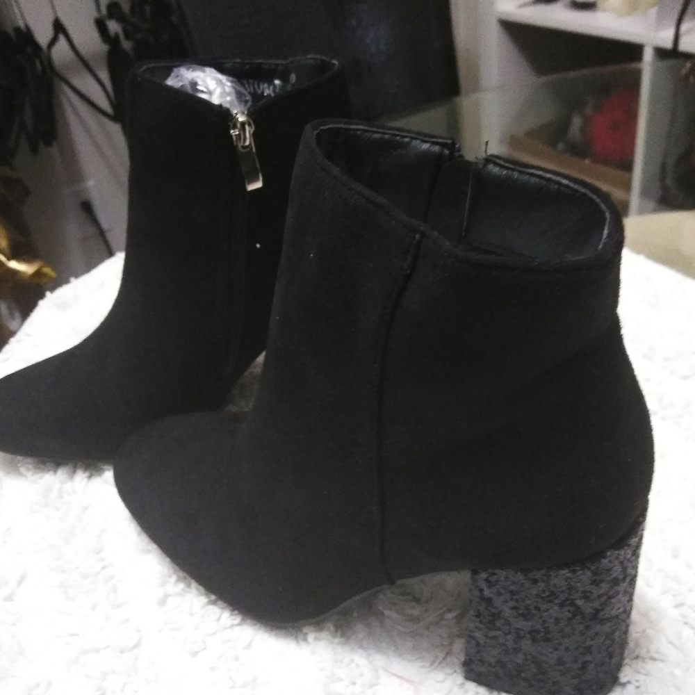 Ankle bootie